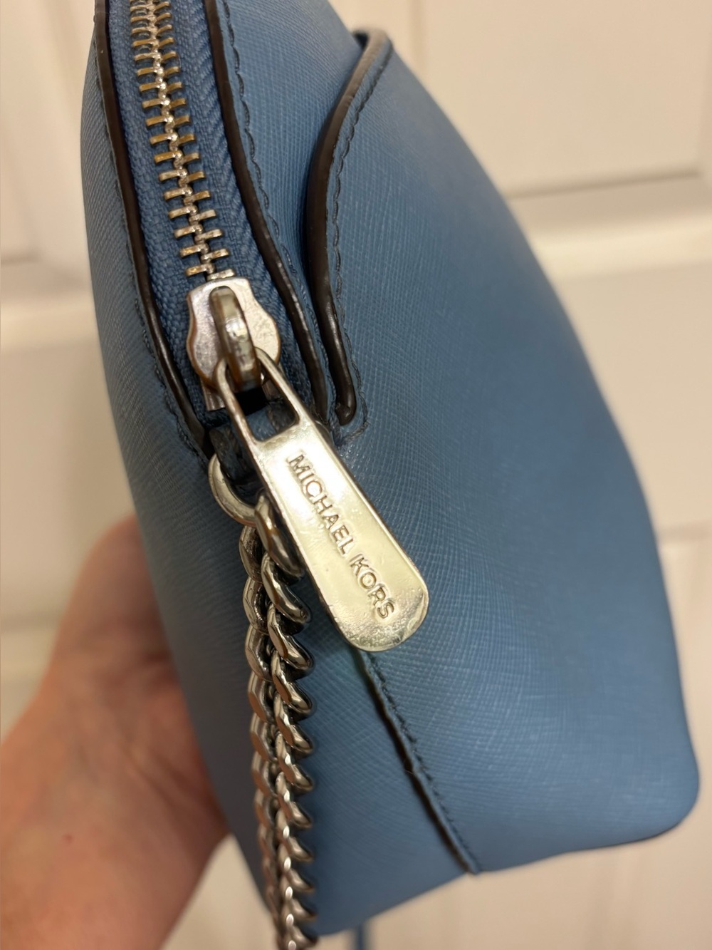 MICHAEL Michael Kors Blue Crossbody Bag with Gold Hardware - Picture 6 of 9